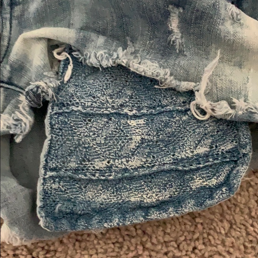 Shorts - Picture 3 of 3